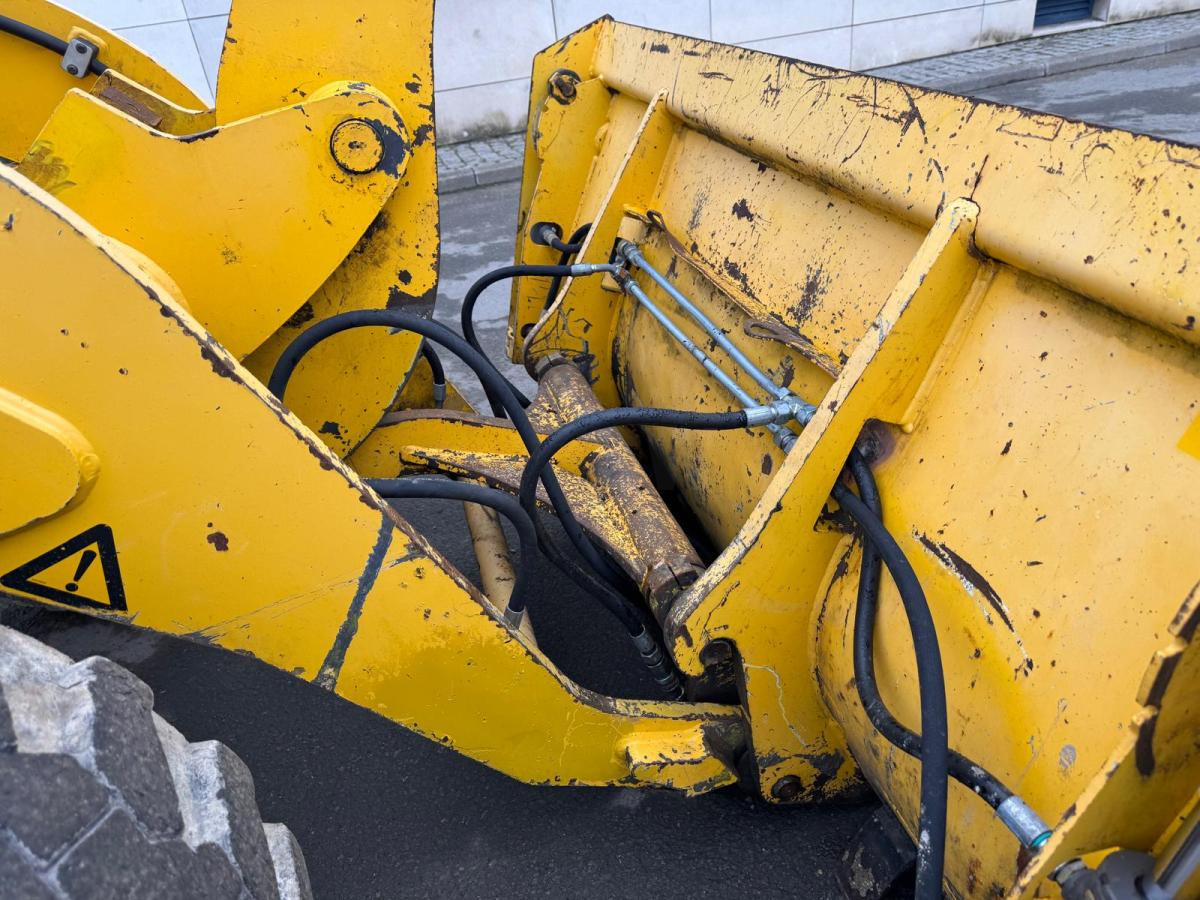 Volvo L 35 BZ - Pyöräkuormaaja: kuva Volvo L 35 BZ - Pyöräkuormaaja Volvo L 35 BZ - Pyöräkuormaaja: kuva Volvo L 35 BZ - Pyöräkuormaaja