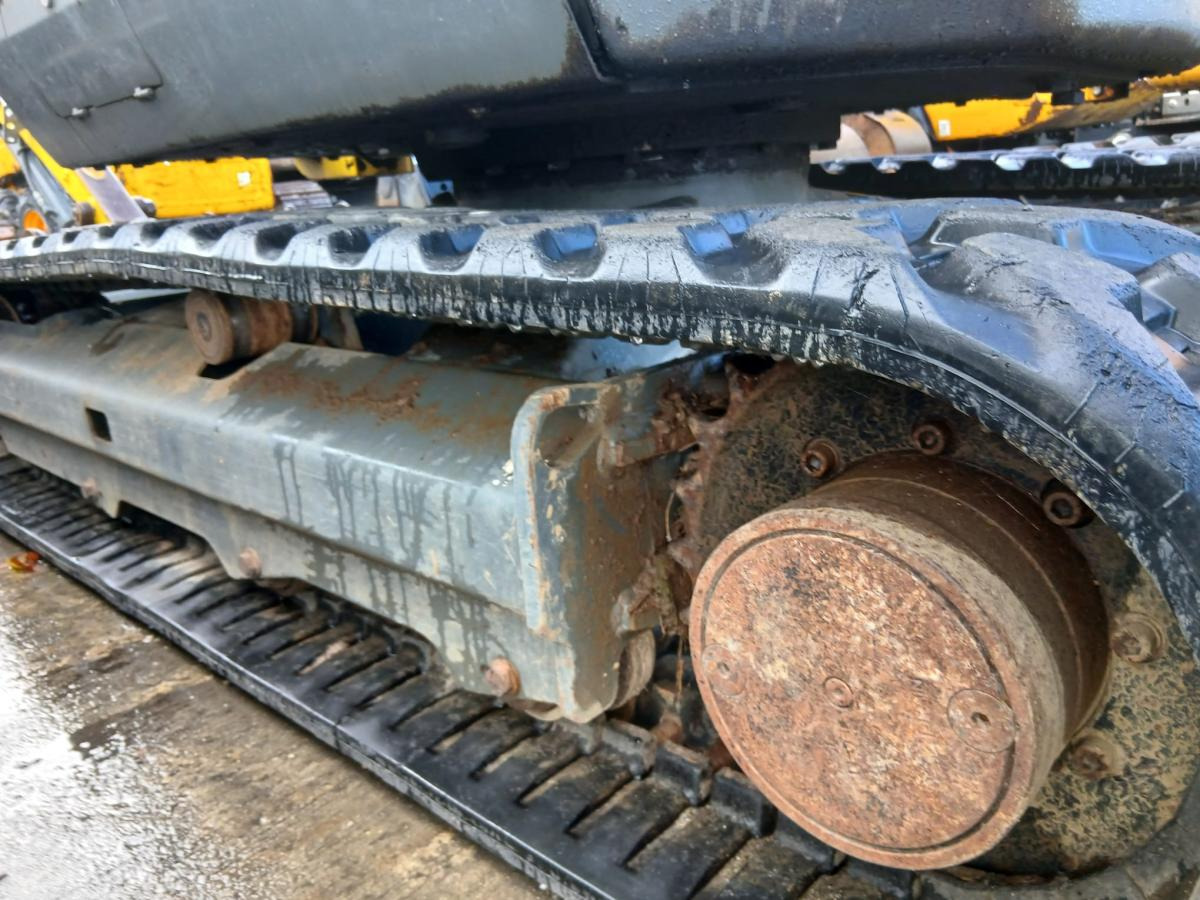 Minikuormaaja Wacker EZ28: kuva Minikuormaaja Wacker EZ28