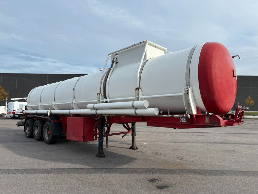 Blumhardt 3 axle 29.000 L ADR Tank trailer - Säiliöpuoliperävaunu: kuva Blumhardt 3 axle 29.000 L ADR Tank trailer - Säiliöpuoliperävaunu Blumhardt 3 axle 29.000 L ADR Tank trailer - Säiliöpuoliperävaunu: kuva Blumhardt 3 axle 29.000 L ADR Tank trailer - Säiliöpuoliperävaunu