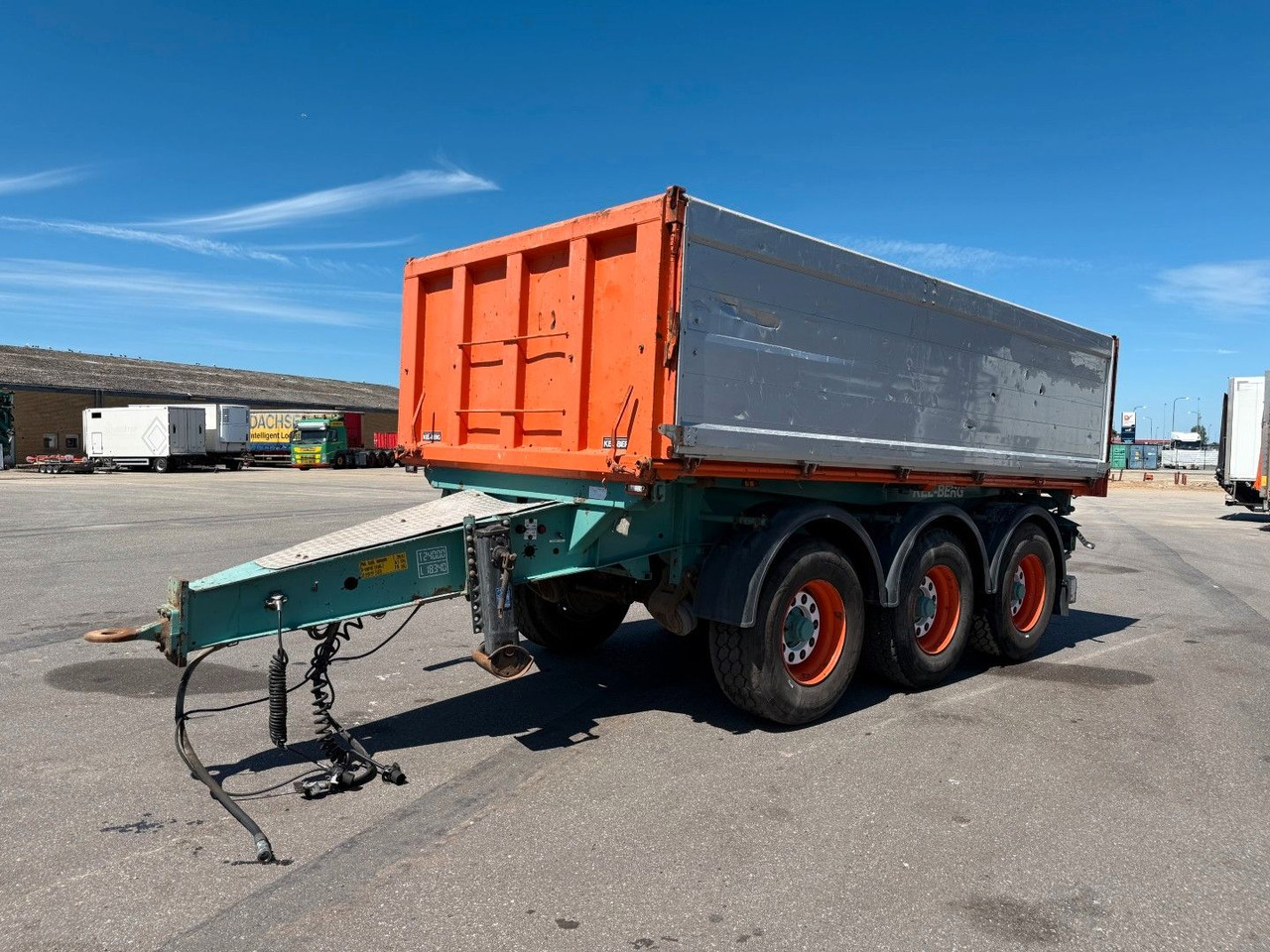 Kel-Berg 24 t. 3 axle T490K Tipper / Kipper - Kippiauto perävaunu: kuva Kel-Berg 24 t. 3 axle T490K Tipper / Kipper - Kippiauto perävaunu Kel-Berg 24 t. 3 axle T490K Tipper / Kipper - Kippiauto perävaunu: kuva Kel-Berg 24 t. 3 axle T490K Tipper / Kipper - Kippiauto perävaunu