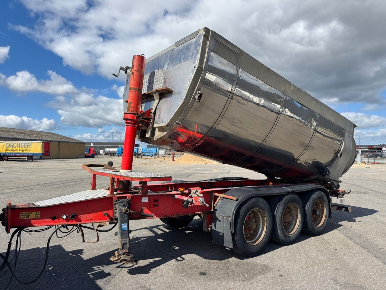 Kel-Berg 3 axle Asphalt tipper / Asphalt Kipper - Kippiauto perävaunu: kuva Kel-Berg 3 axle Asphalt tipper / Asphalt Kipper - Kippiauto perävaunu Kel-Berg 3 axle Asphalt tipper / Asphalt Kipper - Kippiauto perävaunu: kuva Kel-Berg 3 axle Asphalt tipper / Asphalt Kipper - Kippiauto perävaunu
