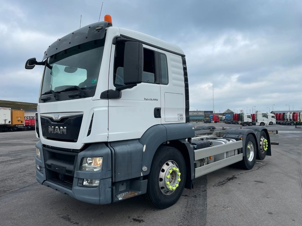 MAN TGS 26.440 6x2*4 ADR Fahrgestell Euro 6 MAN TGS 26.440 6x2*4 ADR Fahrgestell Euro 6 - Kuorma-auto alusta: kuva MAN TGS 26.440 6x2*4 ADR Fahrgestell Euro 6 MAN TGS 26.440 6x2*4 ADR Fahrgestell Euro 6 - Kuorma-auto alusta MAN TGS 26.440 6x2*4 ADR Fahrgestell Euro 6 MAN TGS 26.440 6x2*4 ADR Fahrgestell Euro 6 - Kuorma-auto alusta: kuva MAN TGS 26.440 6x2*4 ADR Fahrgestell Euro 6 MAN TGS 26.440 6x2*4 ADR Fahrgestell Euro 6 - Kuorma-auto alusta