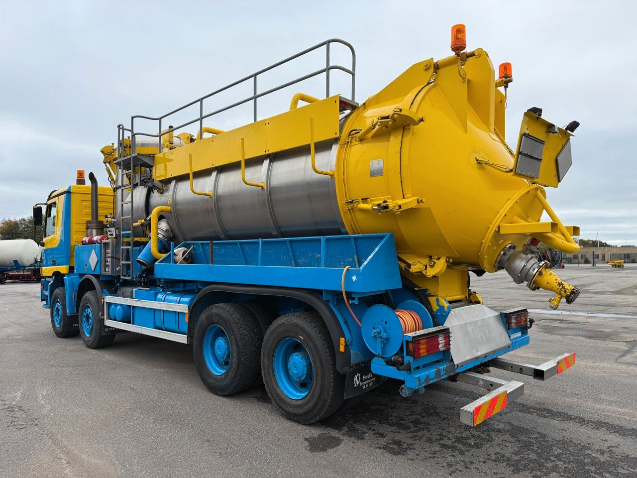 Mercedes-Benz Actros 4140 8x4 KOKS MEGAVAC 8000 ADR Dry Vac - Puhtaanpitoauto: kuva Mercedes-Benz Actros 4140 8x4 KOKS MEGAVAC 8000 ADR Dry Vac - Puhtaanpitoauto Mercedes-Benz Actros 4140 8x4 KOKS MEGAVAC 8000 ADR Dry Vac - Puhtaanpitoauto: kuva Mercedes-Benz Actros 4140 8x4 KOKS MEGAVAC 8000 ADR Dry Vac - Puhtaanpitoauto