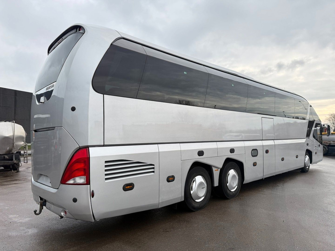 Neoplan Starliner N 5218 Euro 6 - Turistibussi: kuva Neoplan Starliner N 5218 Euro 6 - Turistibussi Neoplan Starliner N 5218 Euro 6 - Turistibussi: kuva Neoplan Starliner N 5218 Euro 6 - Turistibussi