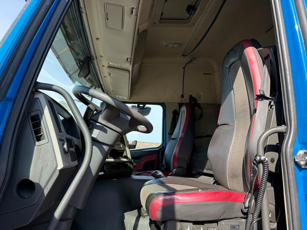 Volvo FM 410 4x2 Globetrotter Euro 6 - Vetopöytäauto: kuva  Volvo FM 410 4x2 Globetrotter Euro 6 - Vetopöytäauto Volvo FM 410 4x2 Globetrotter Euro 6 - Vetopöytäauto: kuva  Volvo FM 410 4x2 Globetrotter Euro 6 - Vetopöytäauto