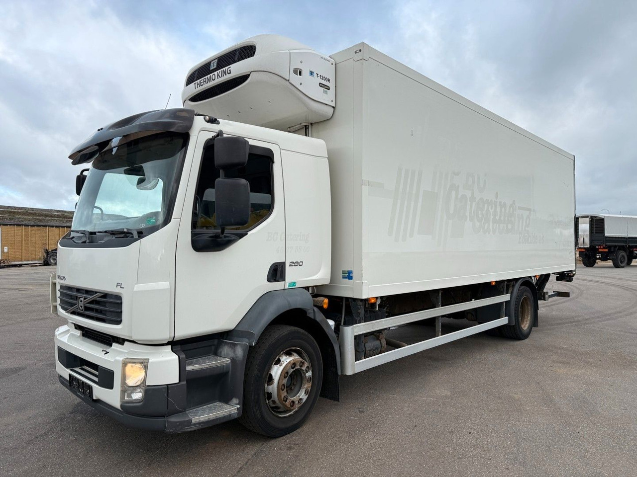 Volvo FL290 4x2 Thermo King T1200-R Euro 5 - Refrigeraattori kuorma-auto: kuva  Volvo FL290 4x2 Thermo King T1200-R Euro 5 - Refrigeraattori kuorma-auto Volvo FL290 4x2 Thermo King T1200-R Euro 5 - Refrigeraattori kuorma-auto: kuva  Volvo FL290 4x2 Thermo King T1200-R Euro 5 - Refrigeraattori kuorma-auto