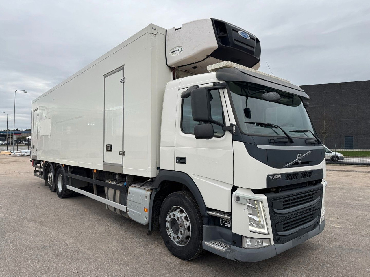 Volvo FM330 6x2*4 Carrier Supra 1250 Mt 9,9m (defekt f - Refrigeraattori kuorma-auto: kuva Volvo FM330 6x2*4 Carrier Supra 1250 Mt 9,9m (defekt f - Refrigeraattori kuorma-auto Volvo FM330 6x2*4 Carrier Supra 1250 Mt 9,9m (defekt f - Refrigeraattori kuorma-auto: kuva Volvo FM330 6x2*4 Carrier Supra 1250 Mt 9,9m (defekt f - Refrigeraattori kuorma-auto