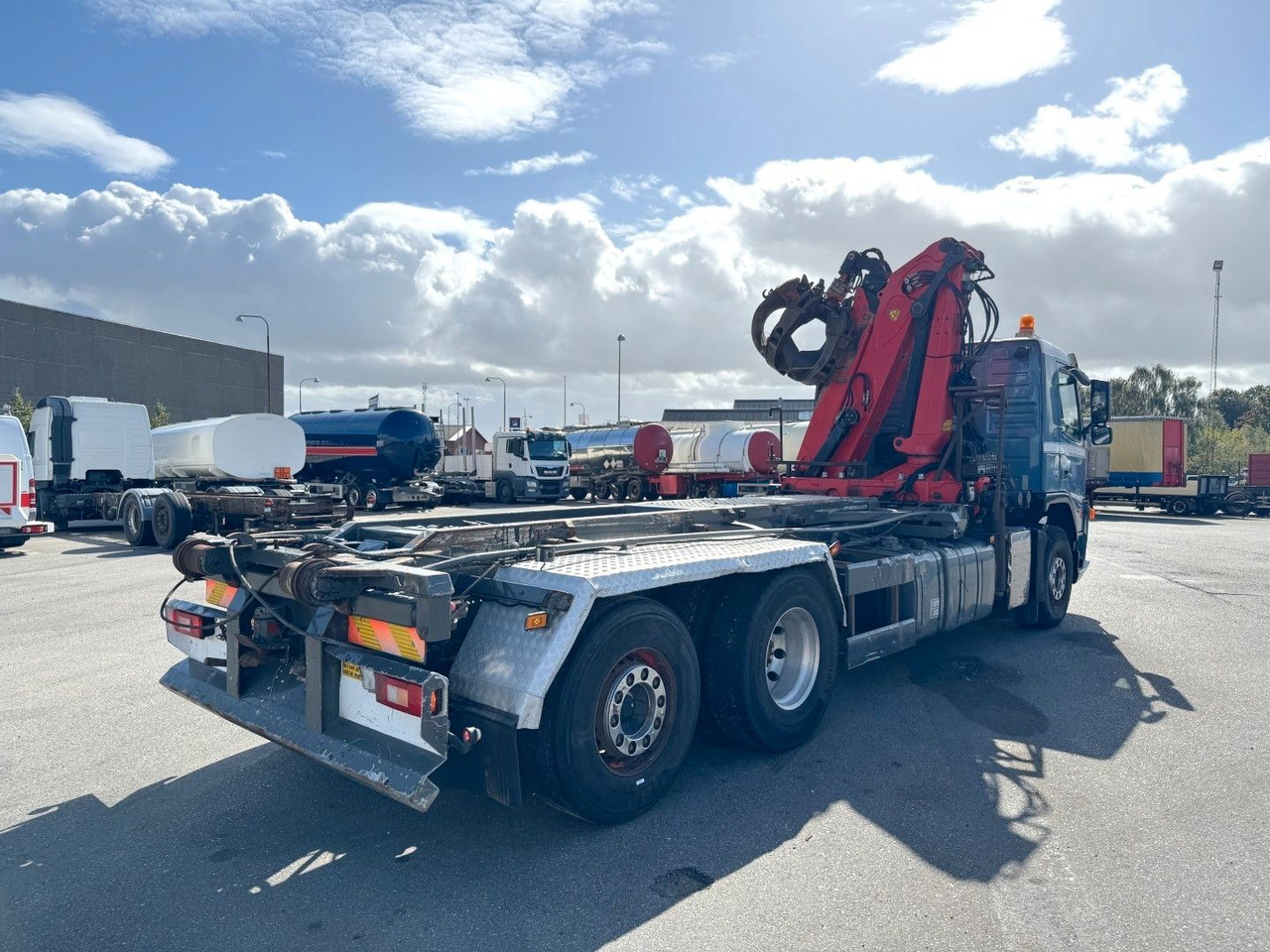 Volvo FM340 6x2*4 Kipper / Palfinger Epsilon 150Z96 - Nosturiauto: kuva Volvo FM340 6x2*4 Kipper / Palfinger Epsilon 150Z96 - Nosturiauto Volvo FM340 6x2*4 Kipper / Palfinger Epsilon 150Z96 - Nosturiauto: kuva Volvo FM340 6x2*4 Kipper / Palfinger Epsilon 150Z96 - Nosturiauto