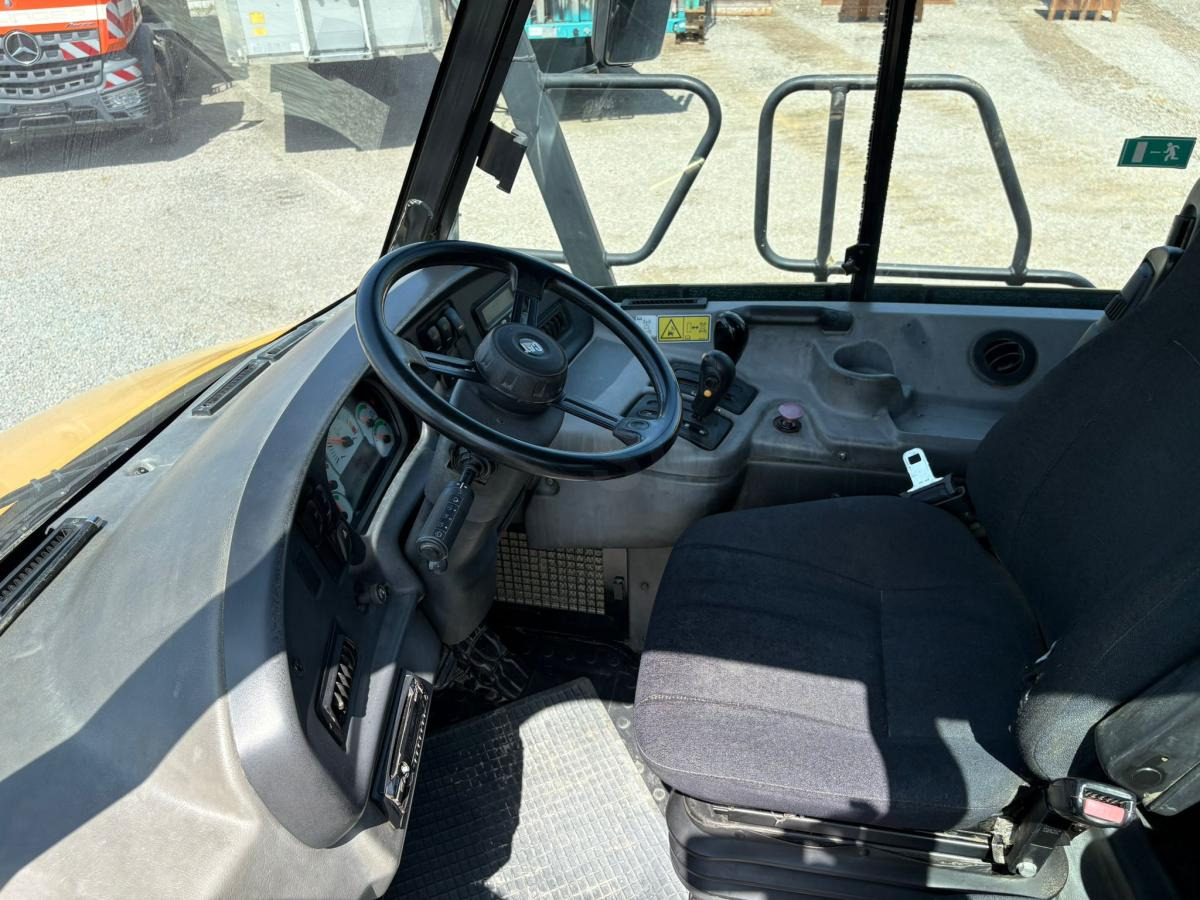 Caterpillar 730 - Nivelkippiauto: kuva Caterpillar 730 - Nivelkippiauto Caterpillar 730 - Nivelkippiauto: kuva Caterpillar 730 - Nivelkippiauto