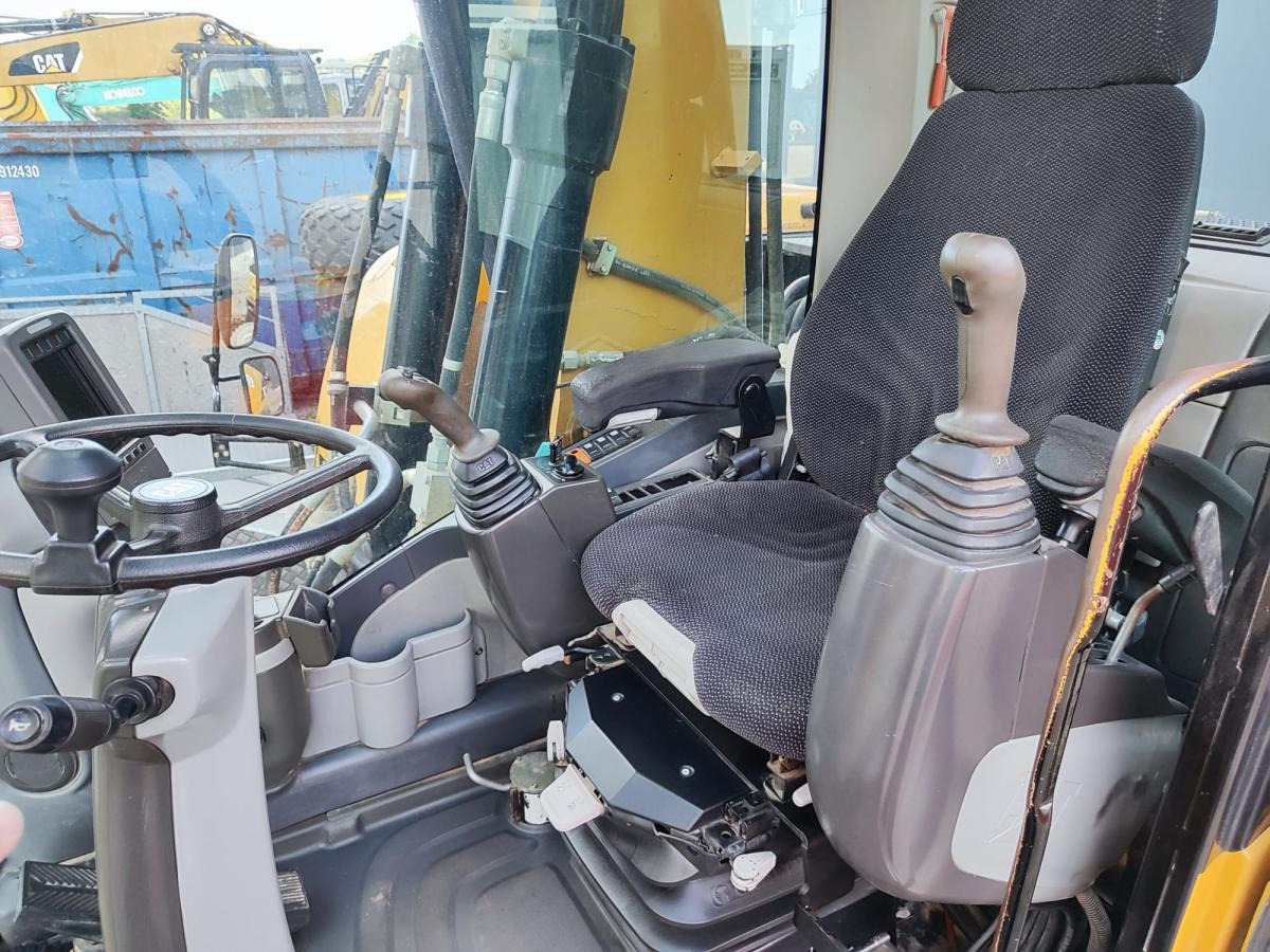 Caterpillar M315D - Pyöräalustainen kaivinkone: kuva Caterpillar M315D - Pyöräalustainen kaivinkone Caterpillar M315D - Pyöräalustainen kaivinkone: kuva Caterpillar M315D - Pyöräalustainen kaivinkone