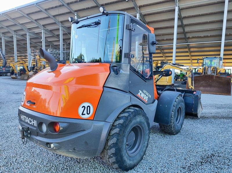 Hitachi ZW95 - Pyöräkuormaaja: kuva Hitachi ZW95 - Pyöräkuormaaja Hitachi ZW95 - Pyöräkuormaaja: kuva Hitachi ZW95 - Pyöräkuormaaja