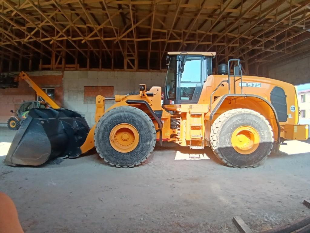 Hyundai HL975 - Pyöräkuormaaja: kuva Hyundai HL975 - Pyöräkuormaaja Hyundai HL975 - Pyöräkuormaaja: kuva Hyundai HL975 - Pyöräkuormaaja