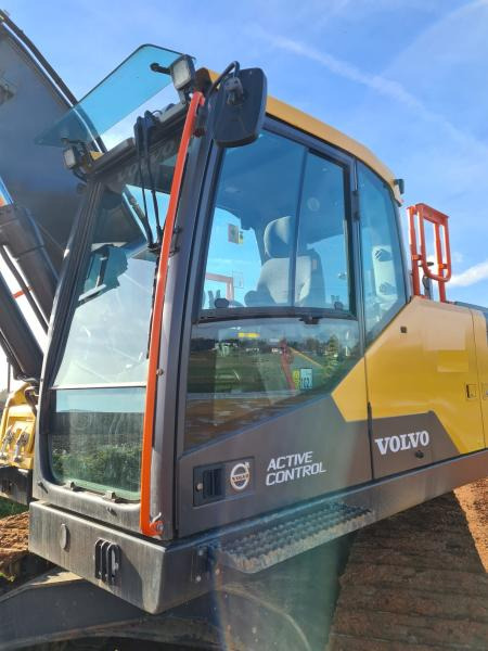 Volvo EC220EL - Telakaivukone: kuva Volvo EC220EL - Telakaivukone Volvo EC220EL - Telakaivukone: kuva Volvo EC220EL - Telakaivukone