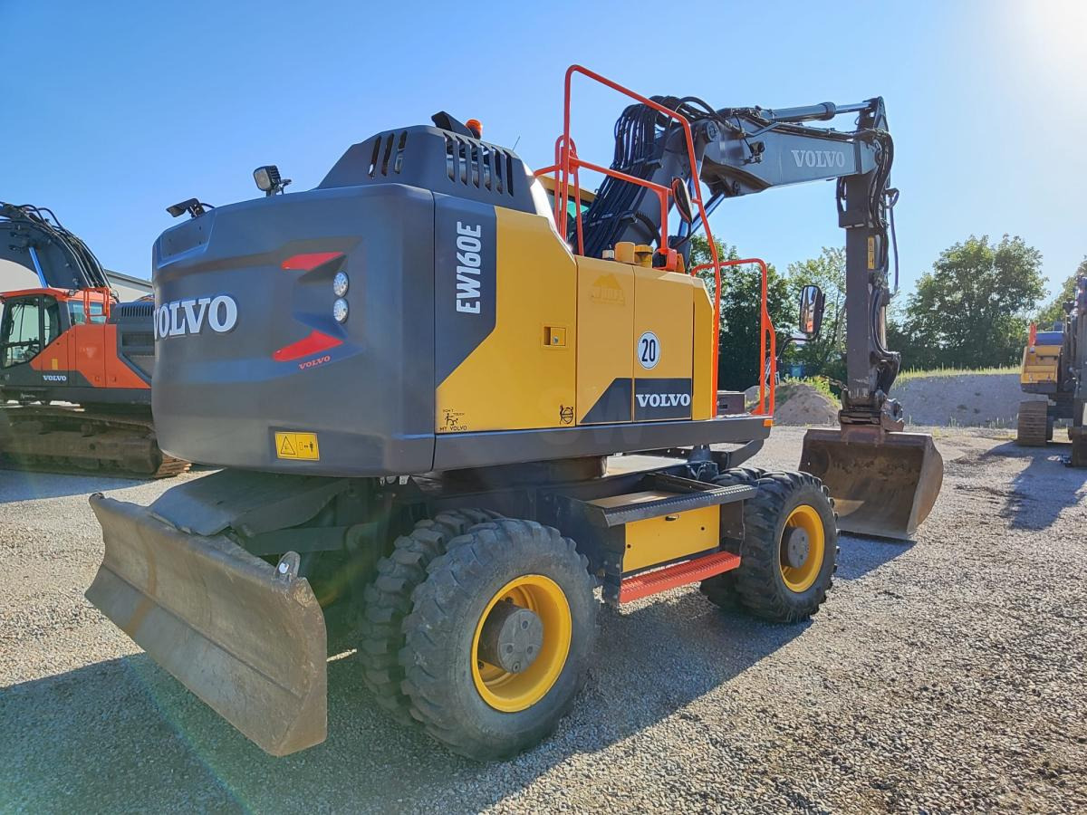 Volvo EW160E - Pyöräalustainen kaivinkone: kuva Volvo EW160E - Pyöräalustainen kaivinkone Volvo EW160E - Pyöräalustainen kaivinkone: kuva Volvo EW160E - Pyöräalustainen kaivinkone