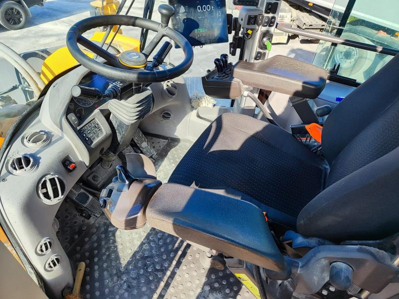 Volvo L180H Long Boom - Pyöräkuormaaja: kuva Volvo L180H Long Boom - Pyöräkuormaaja Volvo L180H Long Boom - Pyöräkuormaaja: kuva Volvo L180H Long Boom - Pyöräkuormaaja