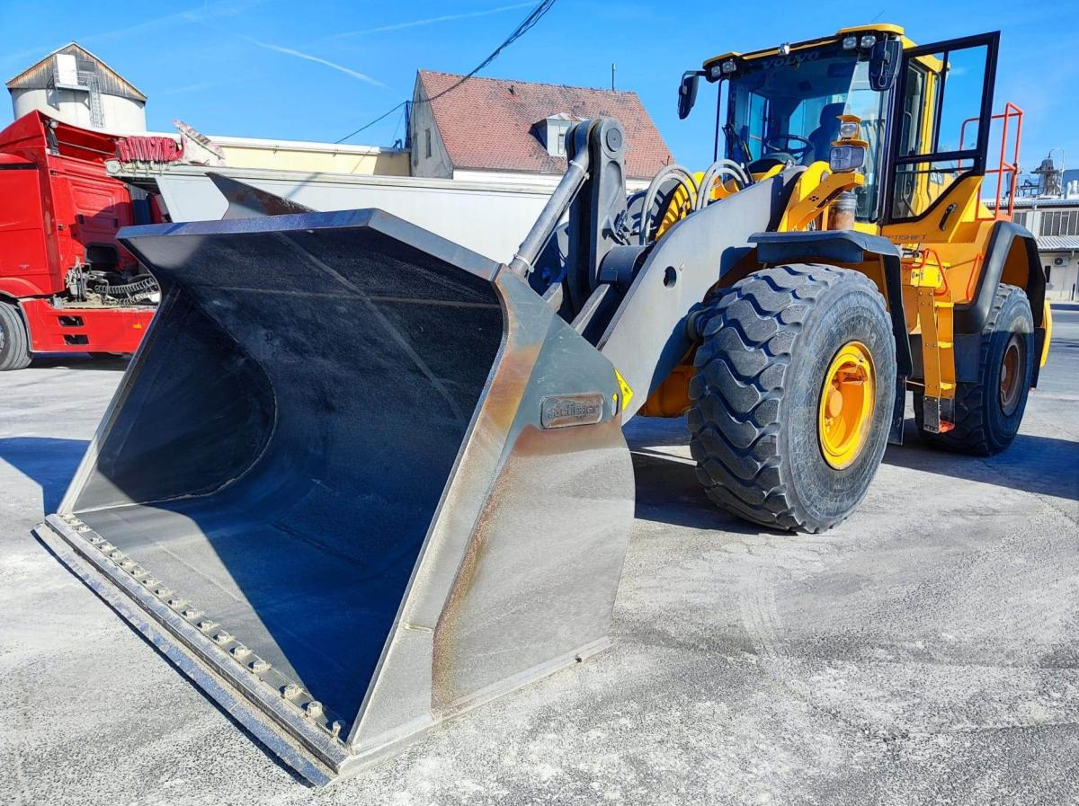 Volvo L180H Long Boom - Pyöräkuormaaja: kuva Volvo L180H Long Boom - Pyöräkuormaaja Volvo L180H Long Boom - Pyöräkuormaaja: kuva Volvo L180H Long Boom - Pyöräkuormaaja