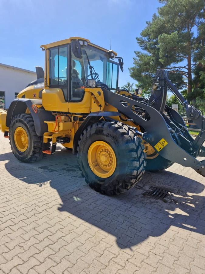 Volvo L90H - Pyöräkuormaaja: kuva Volvo L90H - Pyöräkuormaaja Volvo L90H - Pyöräkuormaaja: kuva Volvo L90H - Pyöräkuormaaja