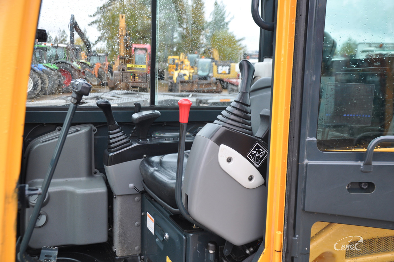 Minikuormaaja Hyundai R18-9AK: kuva Minikuormaaja Hyundai R18-9AK Minikuormaaja Hyundai R18-9AK: kuva Minikuormaaja Hyundai R18-9AK