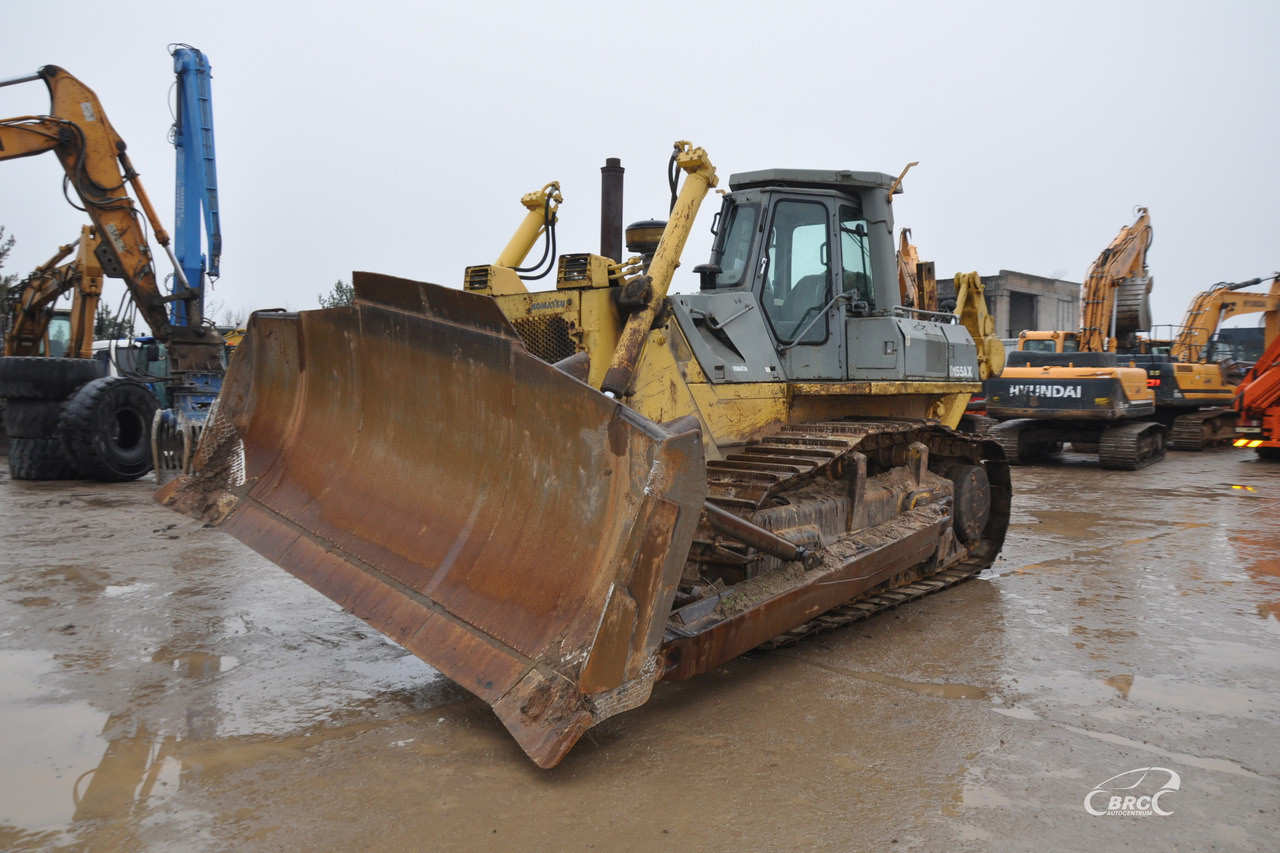 Komatsu D 155 AX - Puskutraktori: kuva Komatsu D 155 AX - Puskutraktori Komatsu D 155 AX - Puskutraktori: kuva Komatsu D 155 AX - Puskutraktori