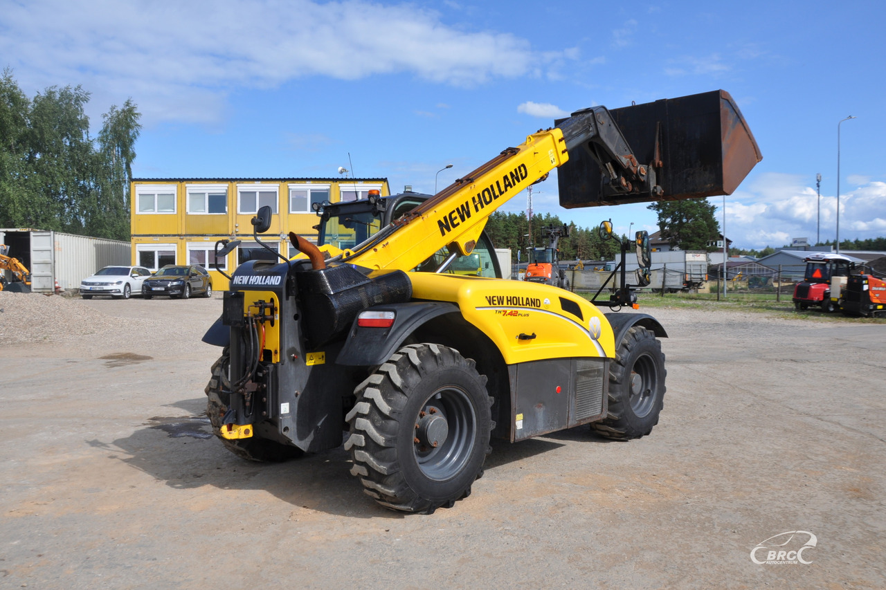 New Holland TH 7.42 - Teleskooppikuormaaja: kuva New Holland TH 7.42 - Teleskooppikuormaaja New Holland TH 7.42 - Teleskooppikuormaaja: kuva New Holland TH 7.42 - Teleskooppikuormaaja