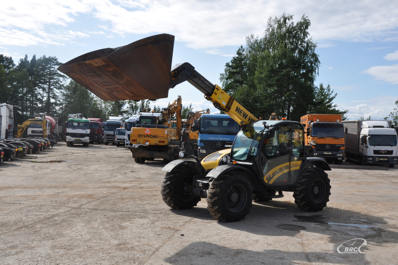 New Holland TH 7.42 - Teleskooppikuormaaja: kuva New Holland TH 7.42 - Teleskooppikuormaaja New Holland TH 7.42 - Teleskooppikuormaaja: kuva New Holland TH 7.42 - Teleskooppikuormaaja
