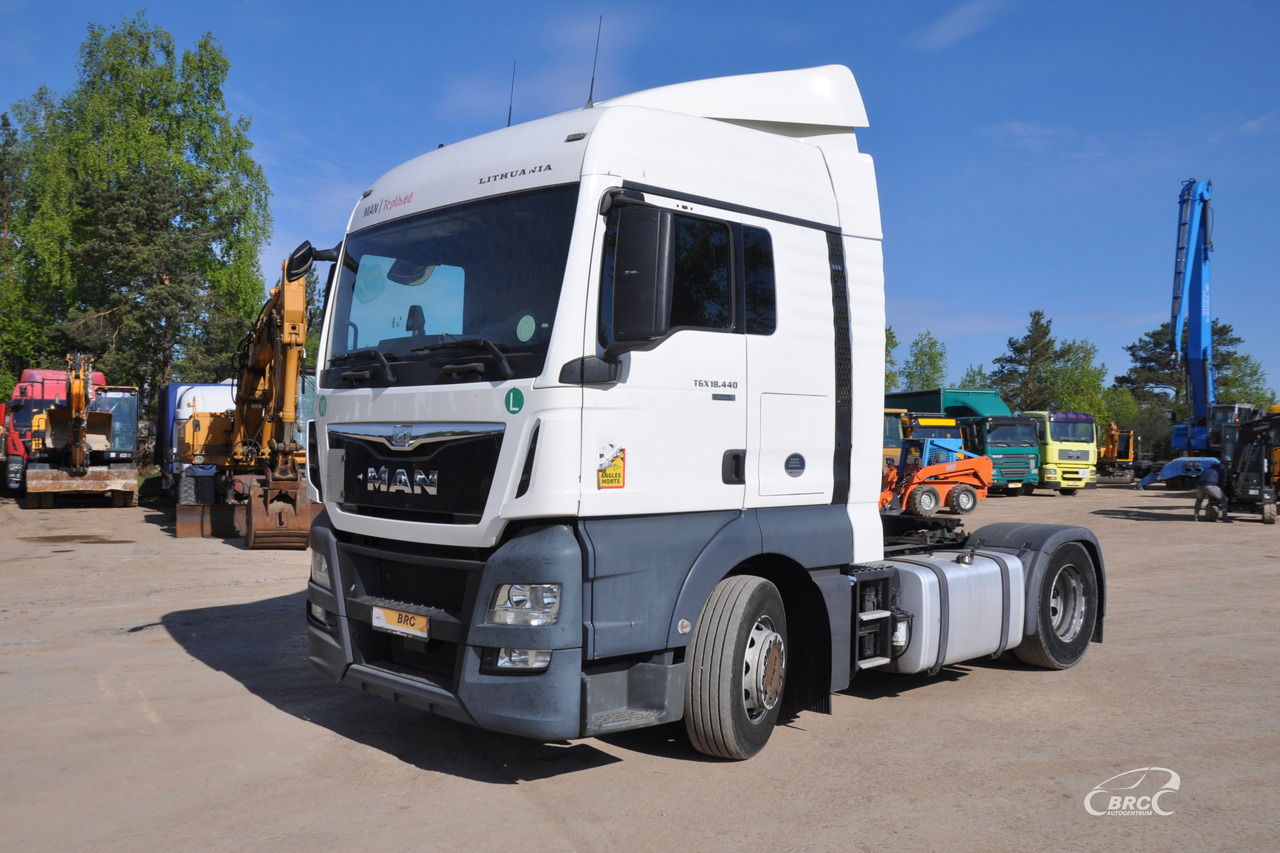 MAN TGX 18.440 - Vetopöytäauto: kuva MAN TGX 18.440 - Vetopöytäauto MAN TGX 18.440 - Vetopöytäauto: kuva MAN TGX 18.440 - Vetopöytäauto