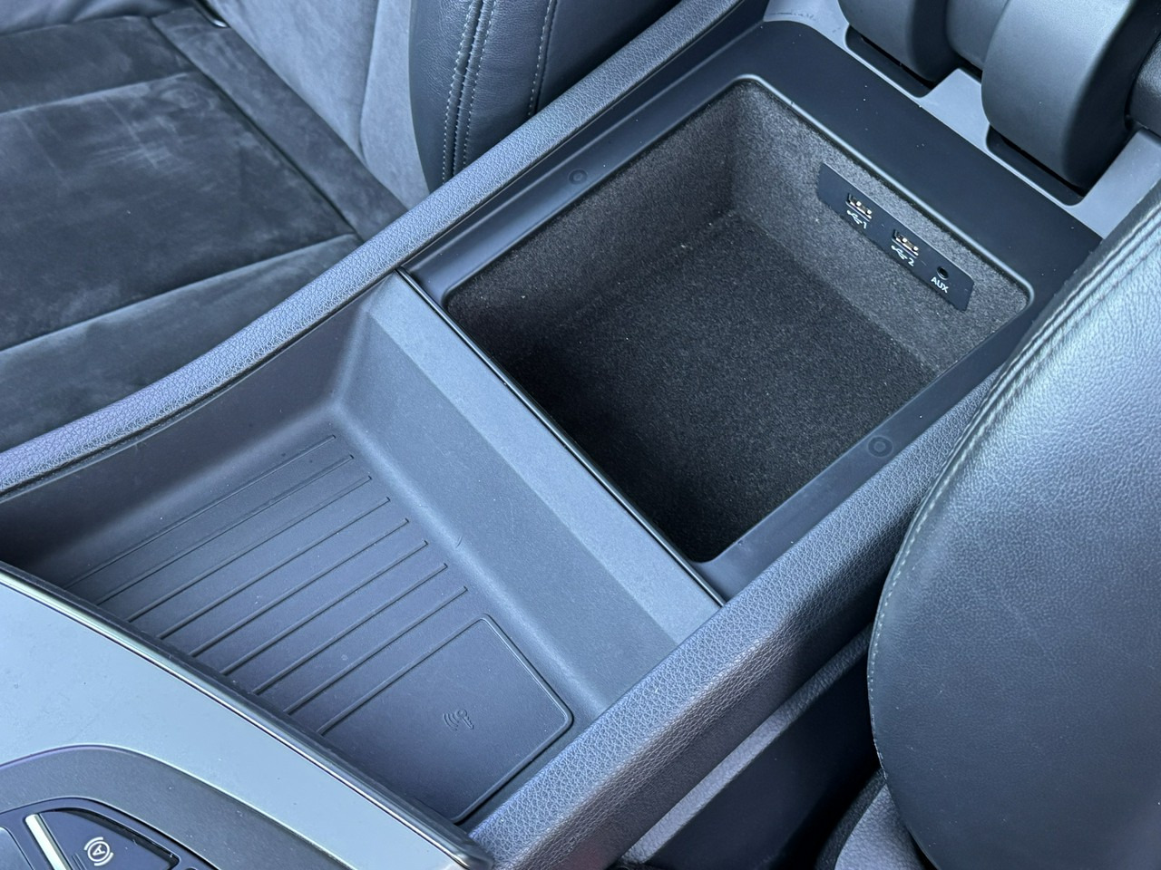 Maasturi/ Katumaasturi Audi Q7: kuva Maasturi/ Katumaasturi Audi Q7