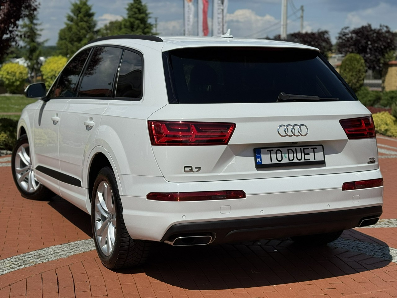 Maasturi/ Katumaasturi Audi Q7: kuva Maasturi/ Katumaasturi Audi Q7