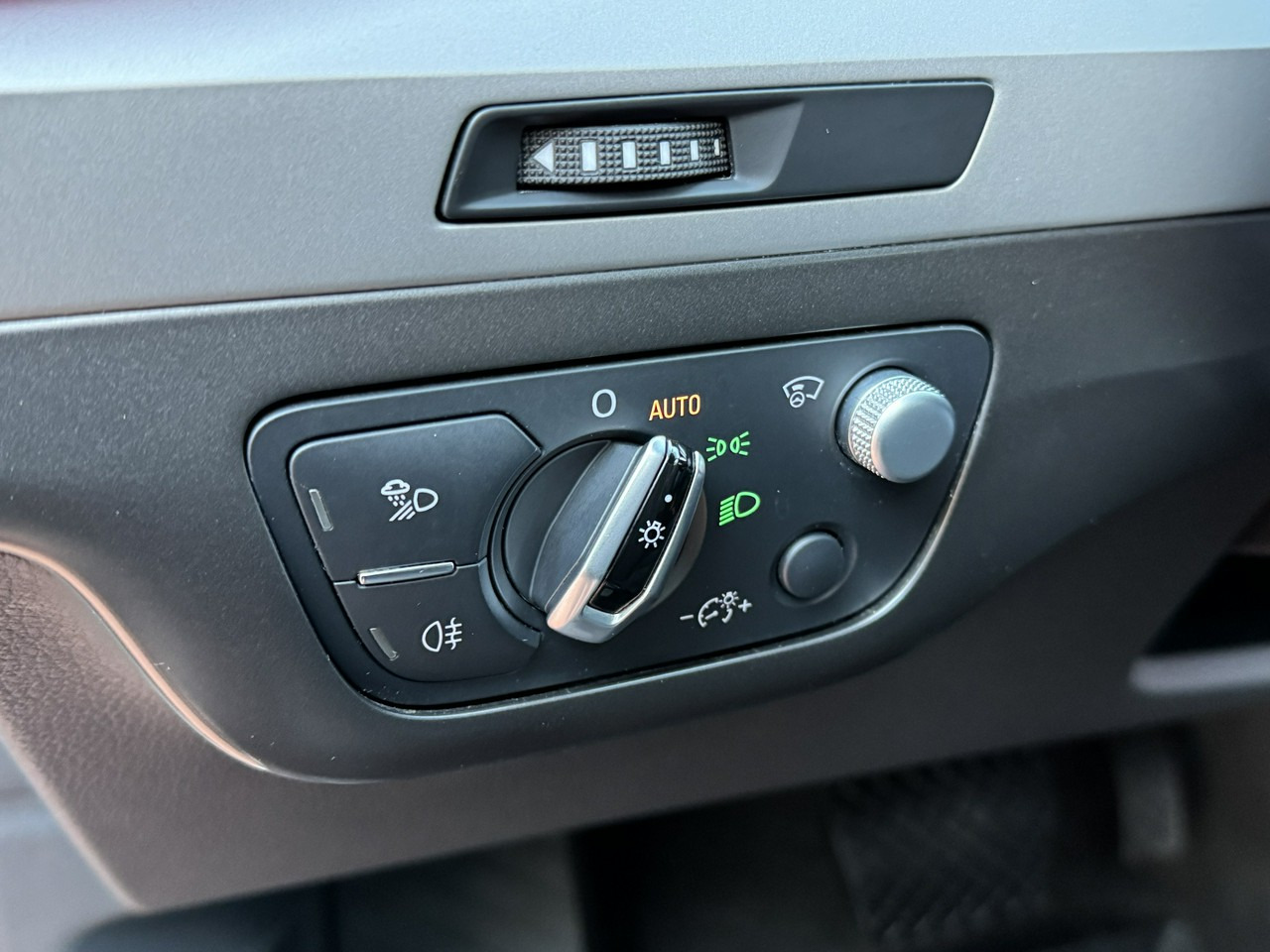 Maasturi/ Katumaasturi Audi Q7: kuva Maasturi/ Katumaasturi Audi Q7