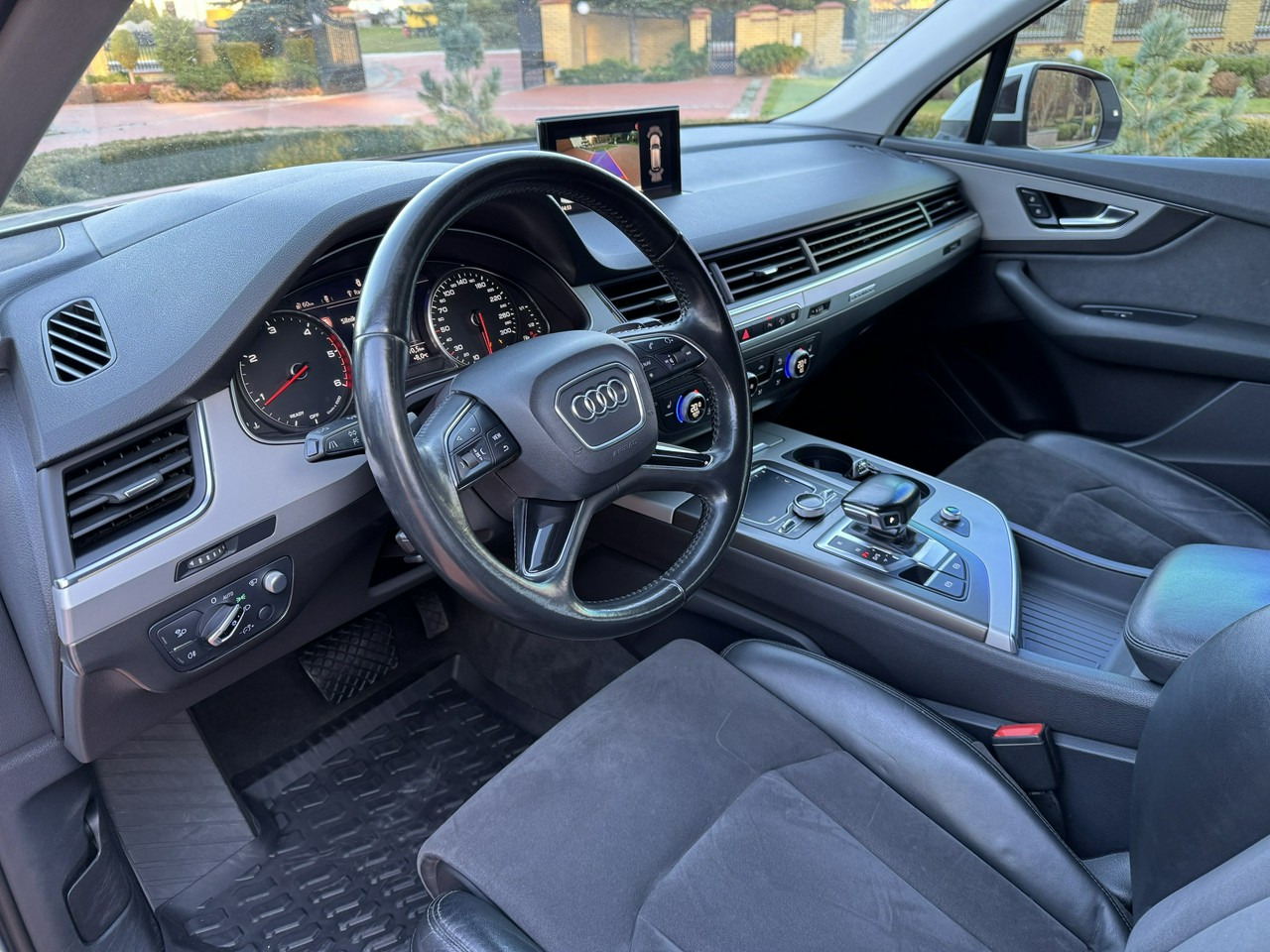 Maasturi/ Katumaasturi Audi Q7: kuva Maasturi/ Katumaasturi Audi Q7