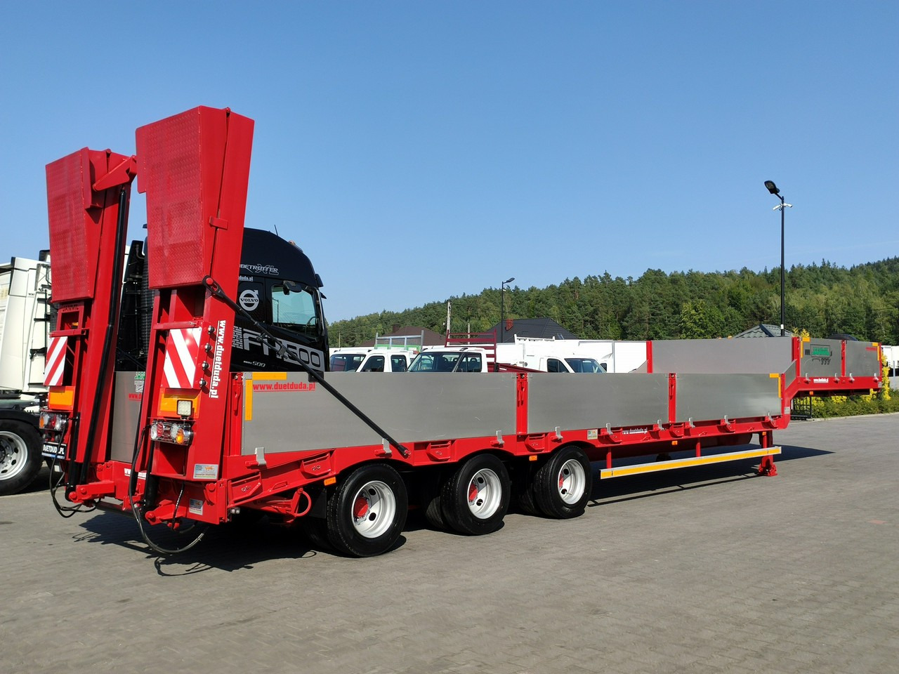 Bodex JANMIL Burtówka Laweta Niskopodłogowa Podczołgówka 3-Osie - Apuvaunu puoliperävaunu: kuva Bodex JANMIL Burtówka Laweta Niskopodłogowa Podczołgówka 3-Osie - Apuvaunu puoliperävaunu Bodex JANMIL Burtówka Laweta Niskopodłogowa Podczołgówka 3-Osie - Apuvaunu puoliperävaunu: kuva Bodex JANMIL Burtówka Laweta Niskopodłogowa Podczołgówka 3-Osie - Apuvaunu puoliperävaunu