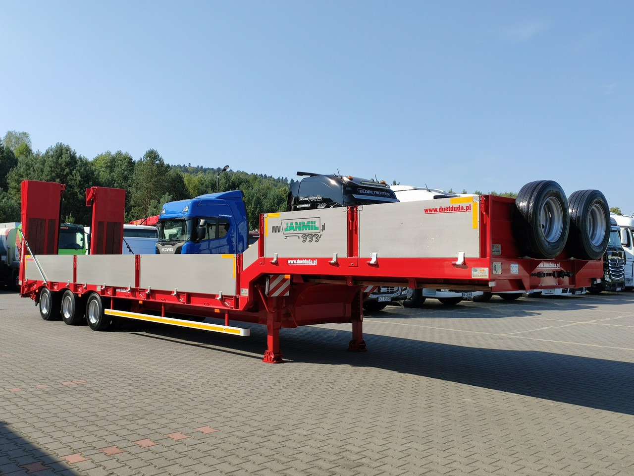 Bodex JANMIL Burtówka Laweta Niskopodłogowa Podczołgówka 3-Osie - Apuvaunu puoliperävaunu: kuva Bodex JANMIL Burtówka Laweta Niskopodłogowa Podczołgówka 3-Osie - Apuvaunu puoliperävaunu Bodex JANMIL Burtówka Laweta Niskopodłogowa Podczołgówka 3-Osie - Apuvaunu puoliperävaunu: kuva Bodex JANMIL Burtówka Laweta Niskopodłogowa Podczołgówka 3-Osie - Apuvaunu puoliperävaunu