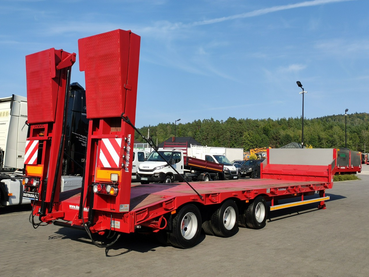 Bodex JANMIL Burtówka Laweta Niskopodłogowa Podczołgówka 3-Osie - Apuvaunu puoliperävaunu: kuva Bodex JANMIL Burtówka Laweta Niskopodłogowa Podczołgówka 3-Osie - Apuvaunu puoliperävaunu Bodex JANMIL Burtówka Laweta Niskopodłogowa Podczołgówka 3-Osie - Apuvaunu puoliperävaunu: kuva Bodex JANMIL Burtówka Laweta Niskopodłogowa Podczołgówka 3-Osie - Apuvaunu puoliperävaunu