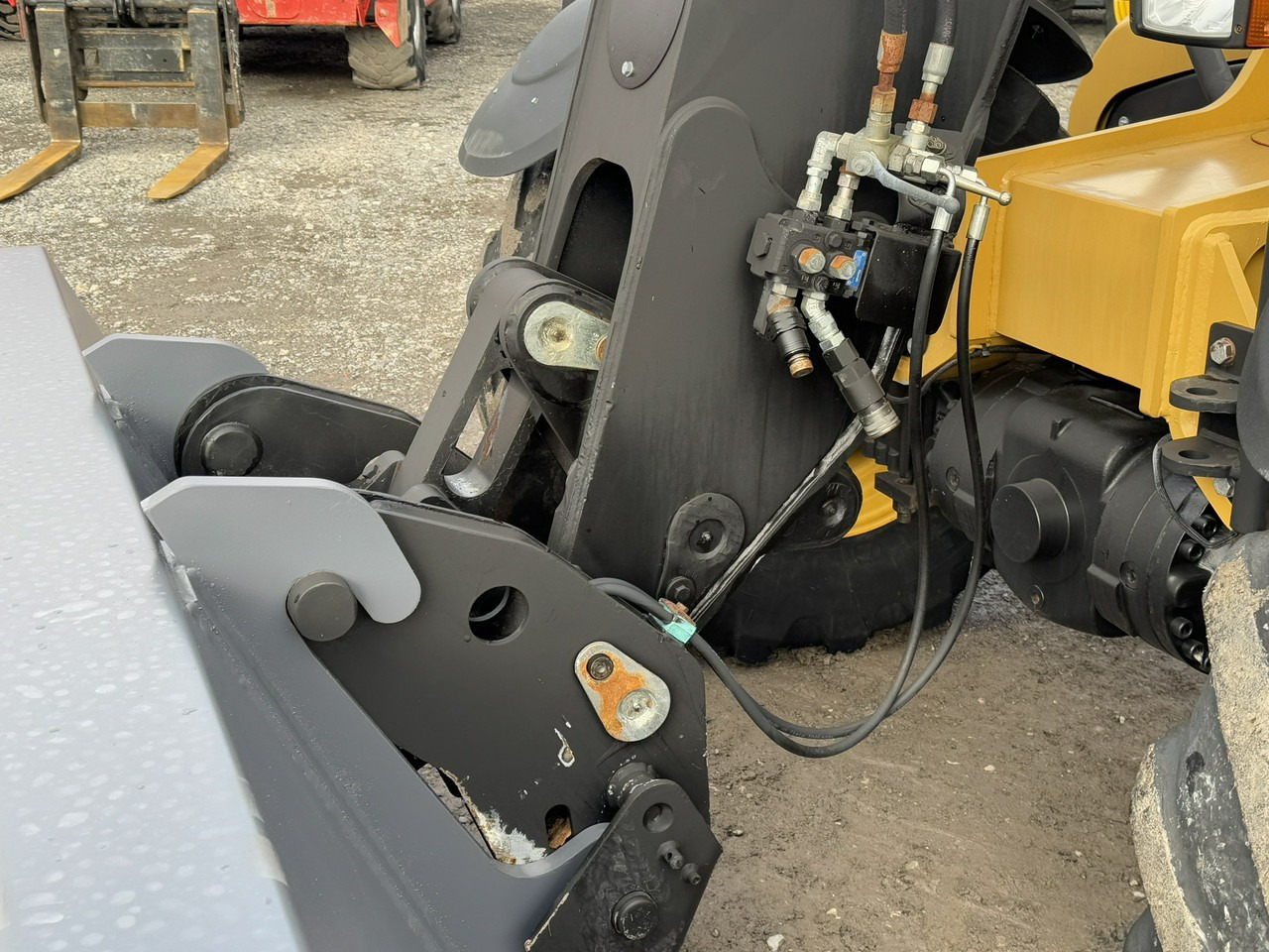 Caterpillar TH337C - Kurottaja: kuva Caterpillar TH337C - Kurottaja Caterpillar TH337C - Kurottaja: kuva Caterpillar TH337C - Kurottaja