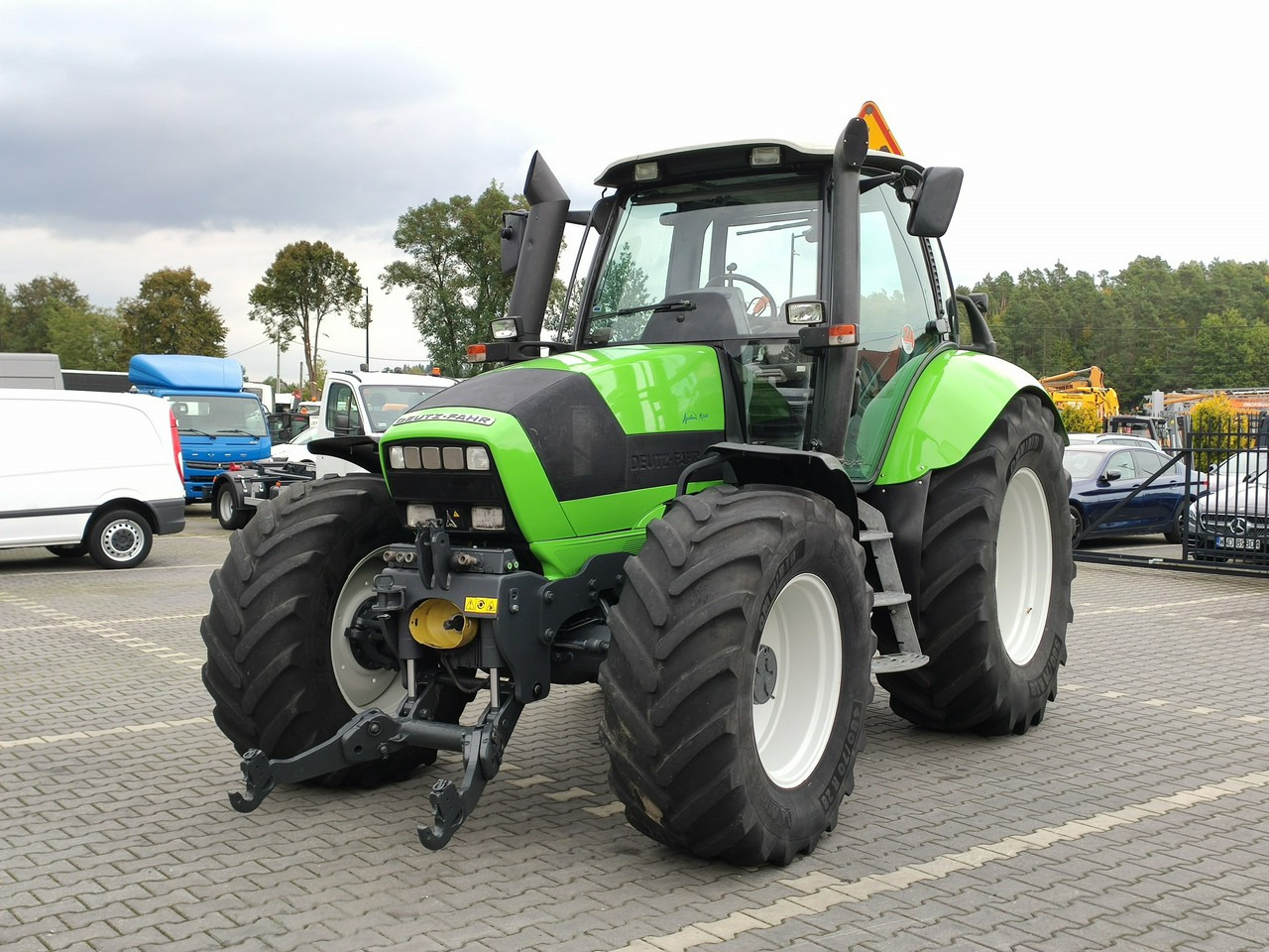 Deutz Fahr Agrotron M620 4x4 Przedni Tuz Wałek W.O.M Wyjścia do Przyczepy - Traktori: kuva Deutz Fahr Agrotron M620 4x4 Przedni Tuz Wałek W.O.M Wyjścia do Przyczepy - Traktori Deutz Fahr Agrotron M620 4x4 Przedni Tuz Wałek W.O.M Wyjścia do Przyczepy - Traktori: kuva Deutz Fahr Agrotron M620 4x4 Przedni Tuz Wałek W.O.M Wyjścia do Przyczepy - Traktori