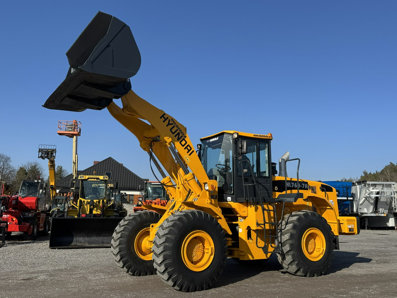 Hyundai HL760-7A Centralne Smarowanie waga-18 ton - Pyöräkuormaaja: kuva Hyundai HL760-7A Centralne Smarowanie waga-18 ton - Pyöräkuormaaja Hyundai HL760-7A Centralne Smarowanie waga-18 ton - Pyöräkuormaaja: kuva Hyundai HL760-7A Centralne Smarowanie waga-18 ton - Pyöräkuormaaja