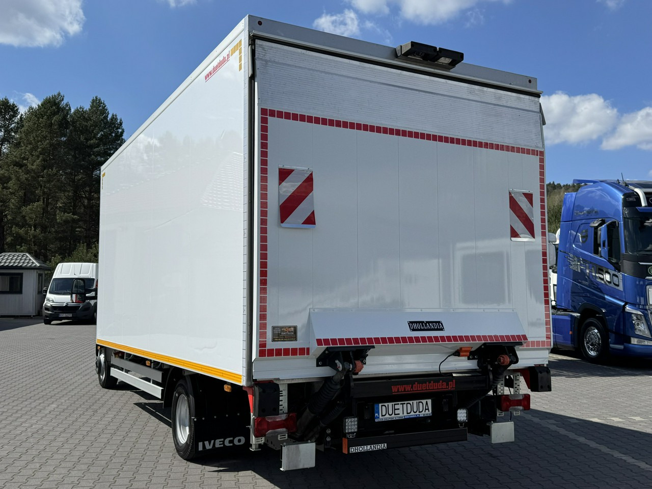 Leasing Iveco Daily 72C21 Mroźnia HI-MATIC Ściana Grodziowa Multitemperatura Iveco Daily 72C21 Mroźnia HI-MATIC Ściana Grodziowa Multitemperatura: kuva Leasing Iveco Daily 72C21 Mroźnia HI-MATIC Ściana Grodziowa Multitemperatura Iveco Daily 72C21 Mroźnia HI-MATIC Ściana Grodziowa Multitemperatura