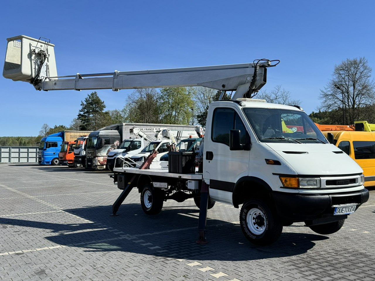 Iveco Daily - Itsekulkevat henkilönostimet: kuva Iveco Daily - Itsekulkevat henkilönostimet Iveco Daily - Itsekulkevat henkilönostimet: kuva Iveco Daily - Itsekulkevat henkilönostimet