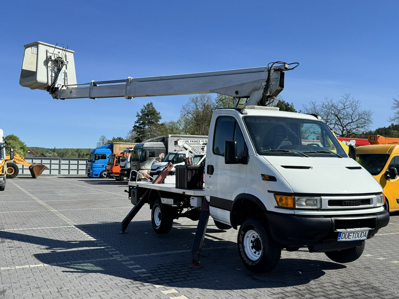 Iveco Daily - Itsekulkevat henkilönostimet: kuva Iveco Daily - Itsekulkevat henkilönostimet Iveco Daily - Itsekulkevat henkilönostimet: kuva Iveco Daily - Itsekulkevat henkilönostimet