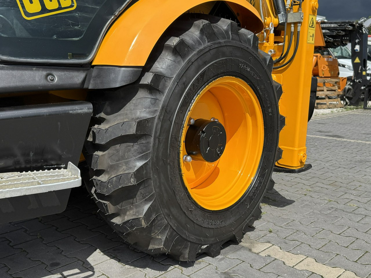 JCB MIDI CX Szybkozłącze Nowe Opony bez luzów i wycieków Super Stan - Kaivuri-trukki: kuva JCB MIDI CX Szybkozłącze Nowe Opony bez luzów i wycieków Super Stan - Kaivuri-trukki JCB MIDI CX Szybkozłącze Nowe Opony bez luzów i wycieków Super Stan - Kaivuri-trukki: kuva JCB MIDI CX Szybkozłącze Nowe Opony bez luzów i wycieków Super Stan - Kaivuri-trukki