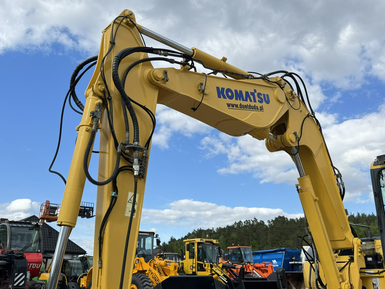 Pyöräalustainen kaivinkone Komatsu PW 98 MR 8 Pług + Podpory 10ton Szybkozłącze: kuva Pyöräalustainen kaivinkone Komatsu PW 98 MR 8 Pług + Podpory 10ton Szybkozłącze