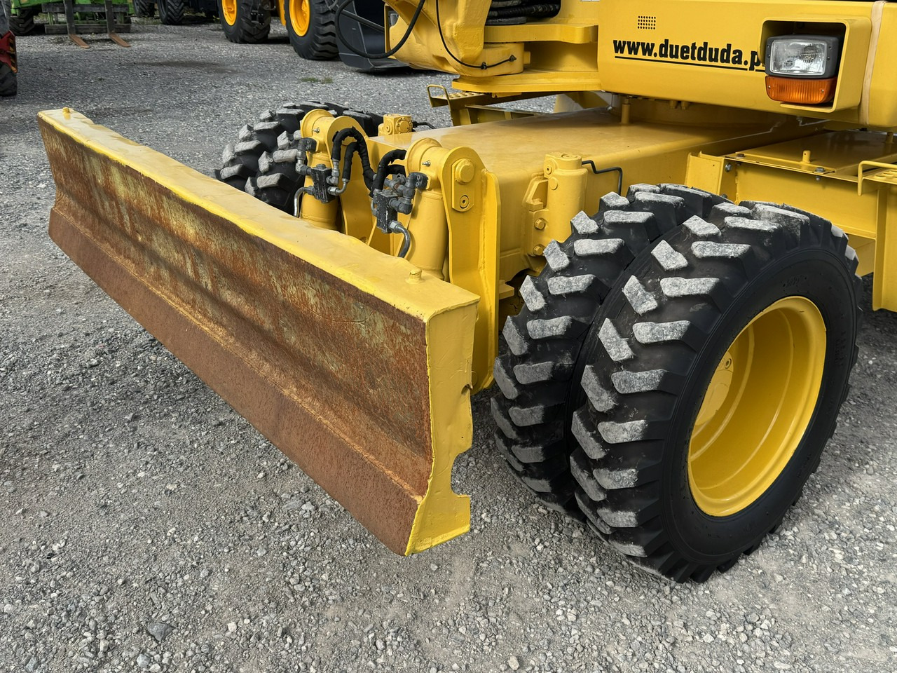 Pyöräalustainen kaivinkone Komatsu PW 98 MR 8 Pług + Podpory 10ton Szybkozłącze: kuva Pyöräalustainen kaivinkone Komatsu PW 98 MR 8 Pług + Podpory 10ton Szybkozłącze