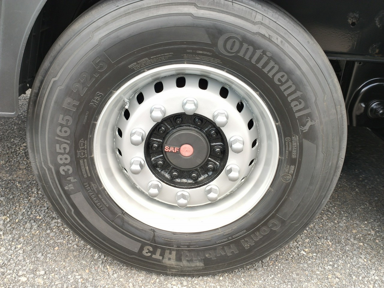 Pressukapellipuoliperävaunu Krone Standard OŚ Podnoszona SAF 2017r: kuva Pressukapellipuoliperävaunu Krone Standard OŚ Podnoszona SAF 2017r