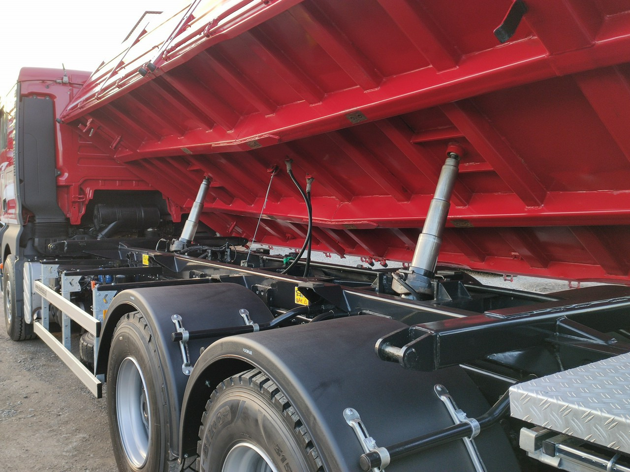 Kippiauto kuorma-auto, Nosturiauto MAN Man 26.440 6x4 HDS HIAB 166 B-3 DUO Wywrotka Meiller 2-stronna: kuva Kippiauto kuorma-auto, Nosturiauto MAN Man 26.440 6x4 HDS HIAB 166 B-3 DUO Wywrotka Meiller 2-stronna Kippiauto kuorma-auto, Nosturiauto MAN Man 26.440 6x4 HDS HIAB 166 B-3 DUO Wywrotka Meiller 2-stronna: kuva Kippiauto kuorma-auto, Nosturiauto MAN Man 26.440 6x4 HDS HIAB 166 B-3 DUO Wywrotka Meiller 2-stronna