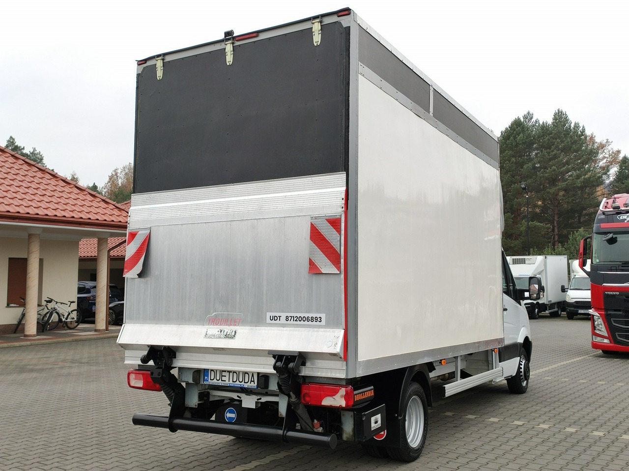 Jakeluauto Mercedes Sprinter: kuva Jakeluauto Mercedes Sprinter