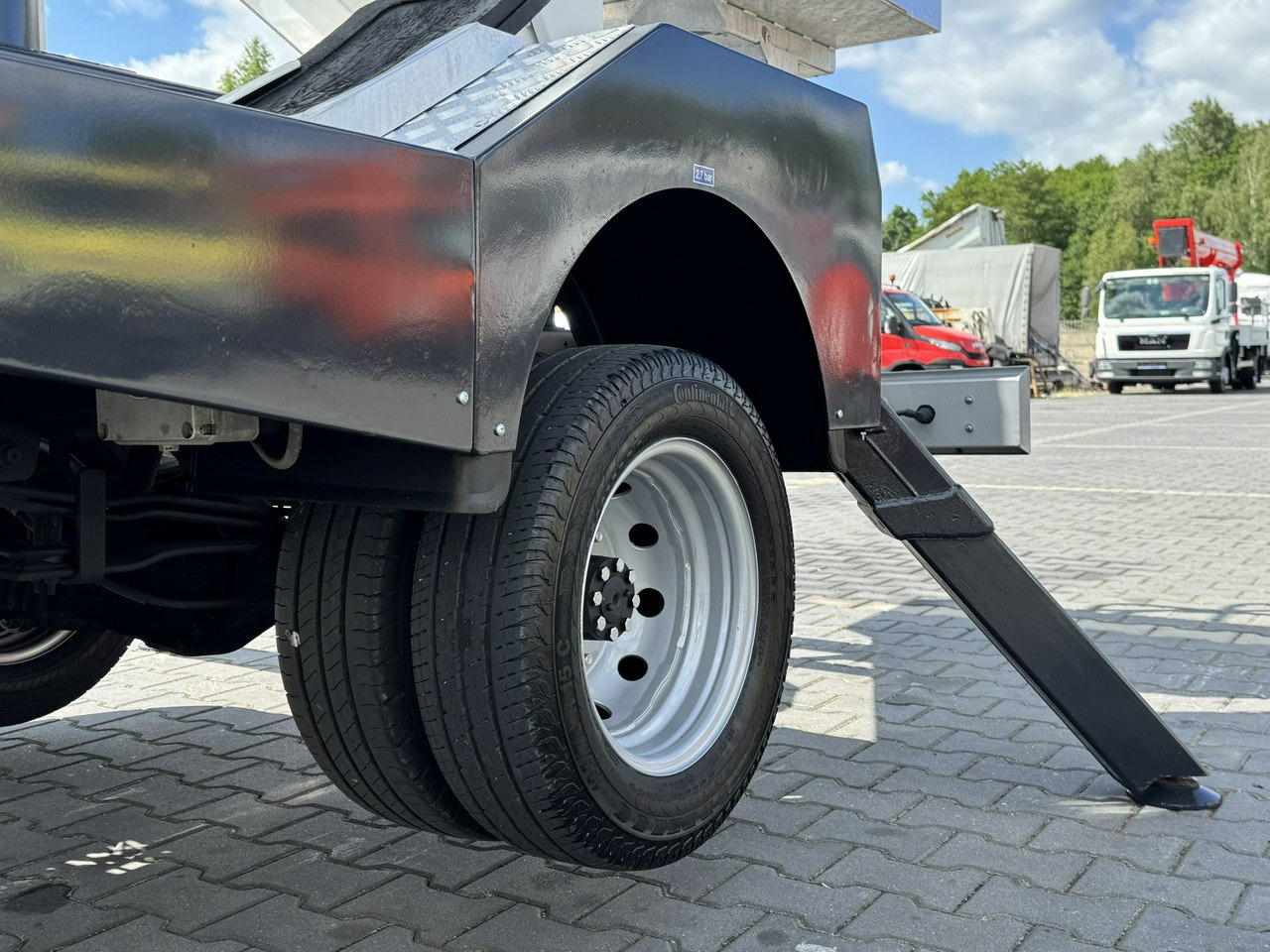 Nissan Cabstar - Itsekulkevat henkilönostimet: kuva Nissan Cabstar - Itsekulkevat henkilönostimet Nissan Cabstar - Itsekulkevat henkilönostimet: kuva Nissan Cabstar - Itsekulkevat henkilönostimet