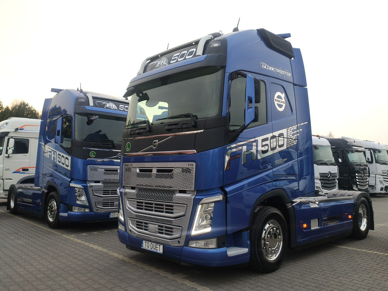 Volvo FH4 500 E6 Standard Globetrotter XL Alufelgi - Vetopöytäauto: kuva Volvo FH4 500 E6 Standard Globetrotter XL Alufelgi - Vetopöytäauto Volvo FH4 500 E6 Standard Globetrotter XL Alufelgi - Vetopöytäauto: kuva Volvo FH4 500 E6 Standard Globetrotter XL Alufelgi - Vetopöytäauto