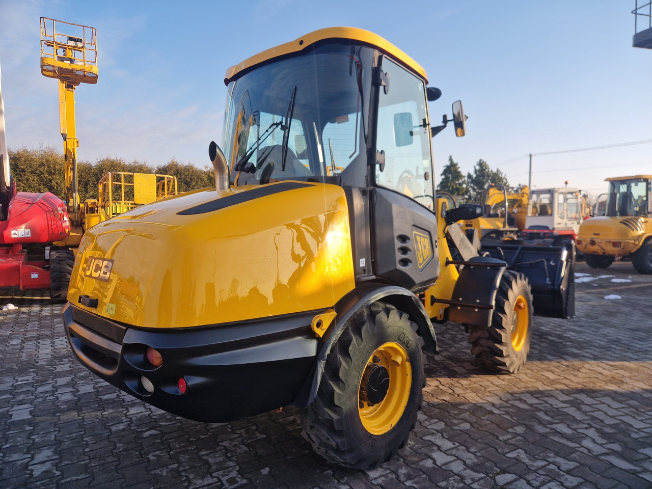 JCB 406 B - Pyöräkuormaaja: kuva JCB 406 B - Pyöräkuormaaja JCB 406 B - Pyöräkuormaaja: kuva JCB 406 B - Pyöräkuormaaja