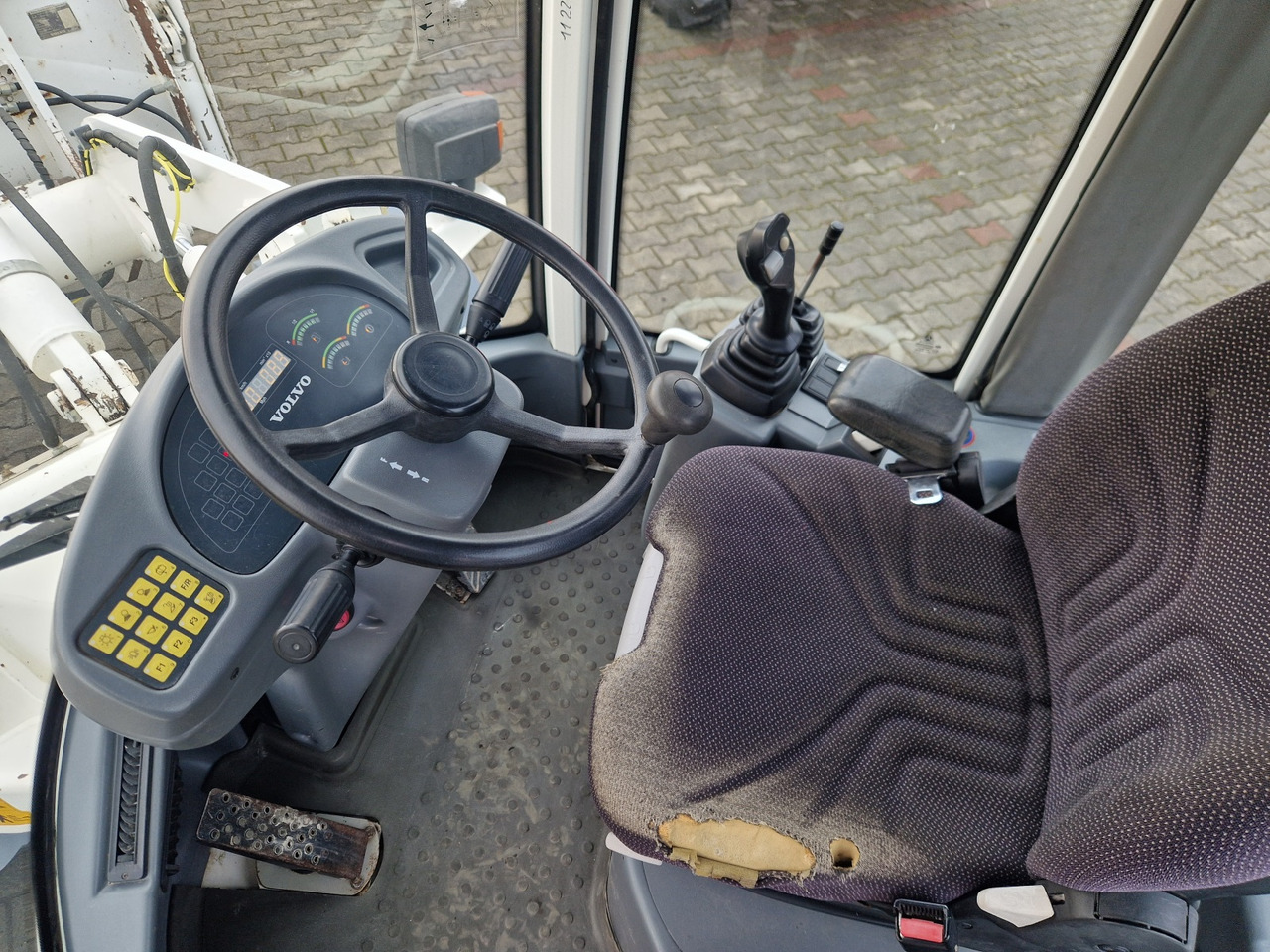 Pyöräkuormaaja VOLVO L 30 B – Z/X: kuva Pyöräkuormaaja VOLVO L 30 B – Z/X Pyöräkuormaaja VOLVO L 30 B – Z/X: kuva Pyöräkuormaaja VOLVO L 30 B – Z/X