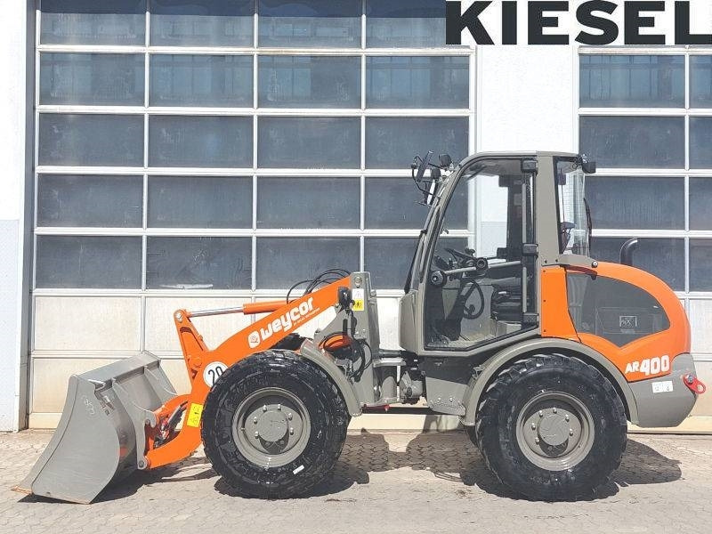 Atlas AR 400 - Liukuohjattu kuormaaja: kuva Atlas AR 400 - Liukuohjattu kuormaaja Atlas AR 400 - Liukuohjattu kuormaaja: kuva Atlas AR 400 - Liukuohjattu kuormaaja